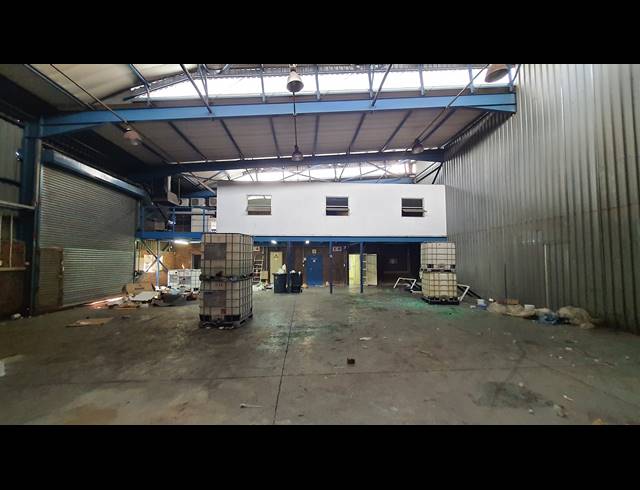 509M² WAREHOUSE TO LET IN SEBENZA